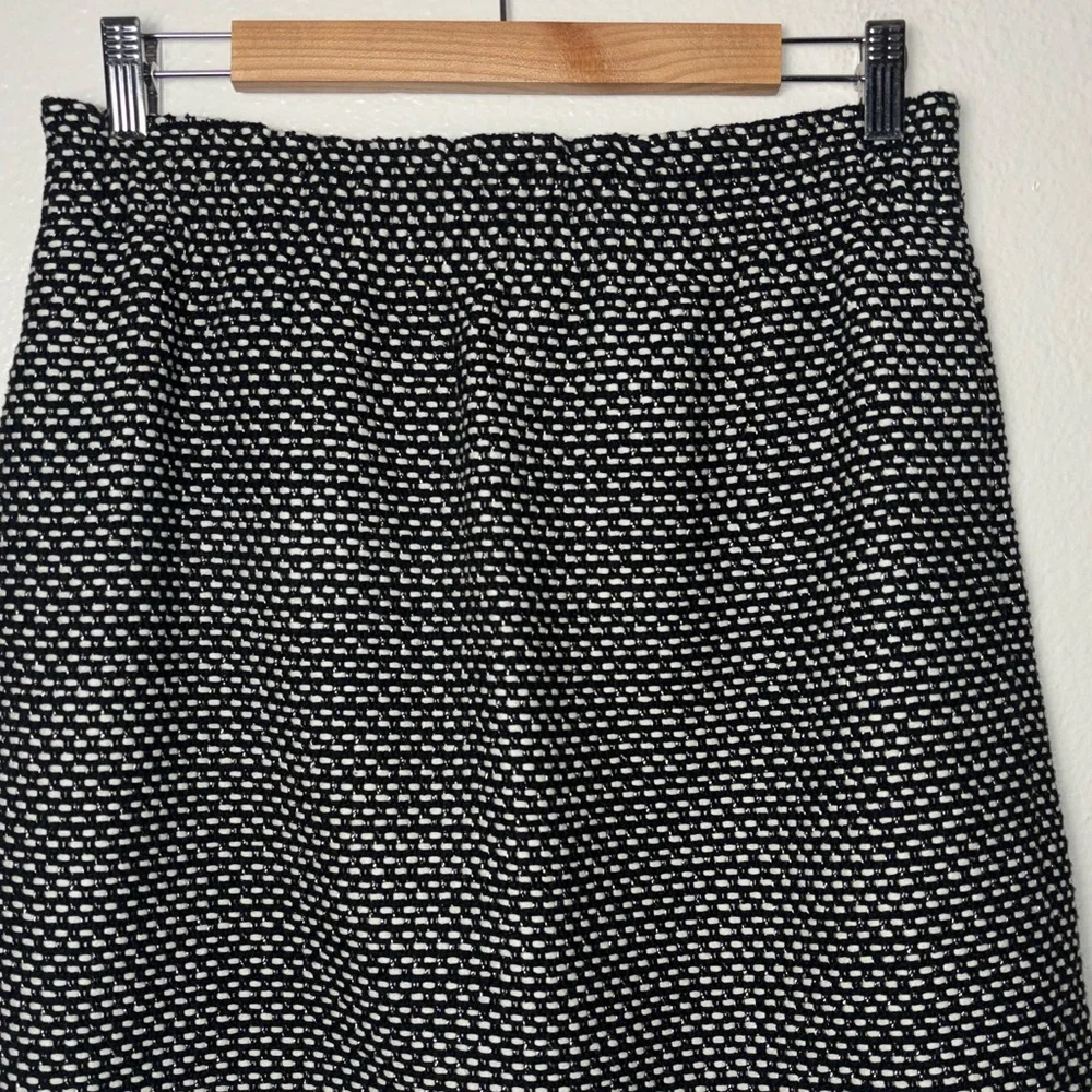 J.Crew Factory Sidewalk Skirt in Jacquard pattern black/white Woman's size 8